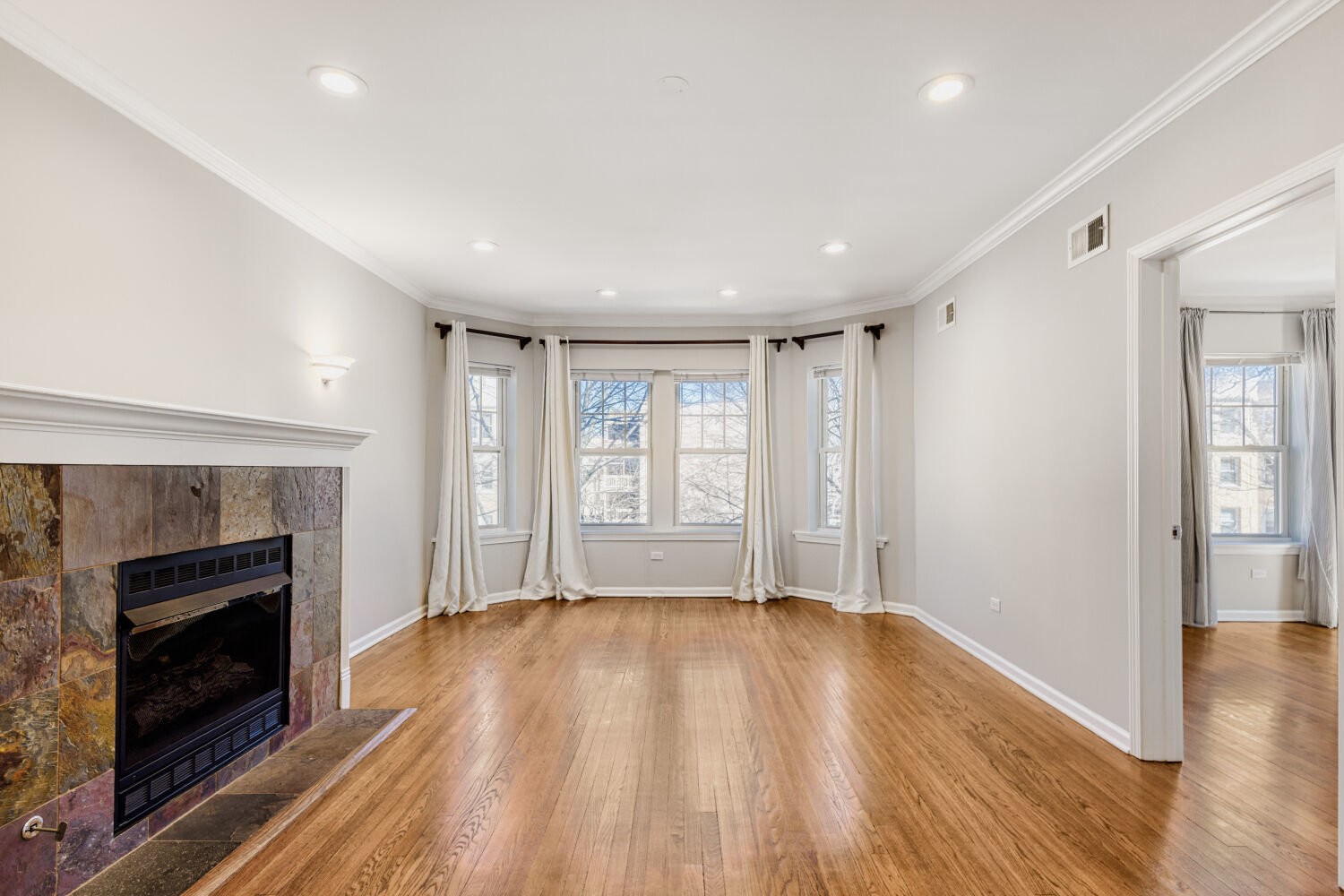 2033 West Fargo Avenue, Unit 2 Chicago, IL 60645 - Photo 7 of 33