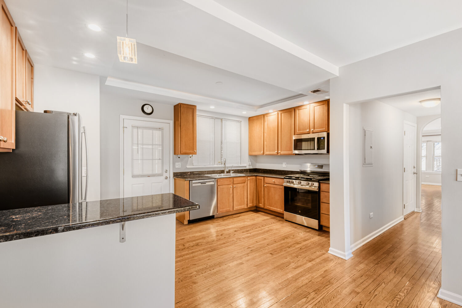 2033 West Fargo Avenue, Unit 2 Chicago, IL 60645 - Photo 8 of 33