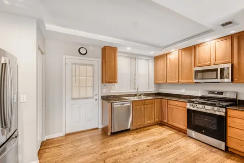 $259,900 | 2033 West Fargo Avenue, Unit 2, Chicago, IL 60645