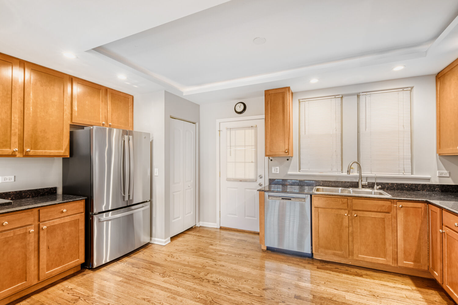 2033 West Fargo Avenue, Unit 2 Chicago, IL 60645 - Photo 10 of 33
