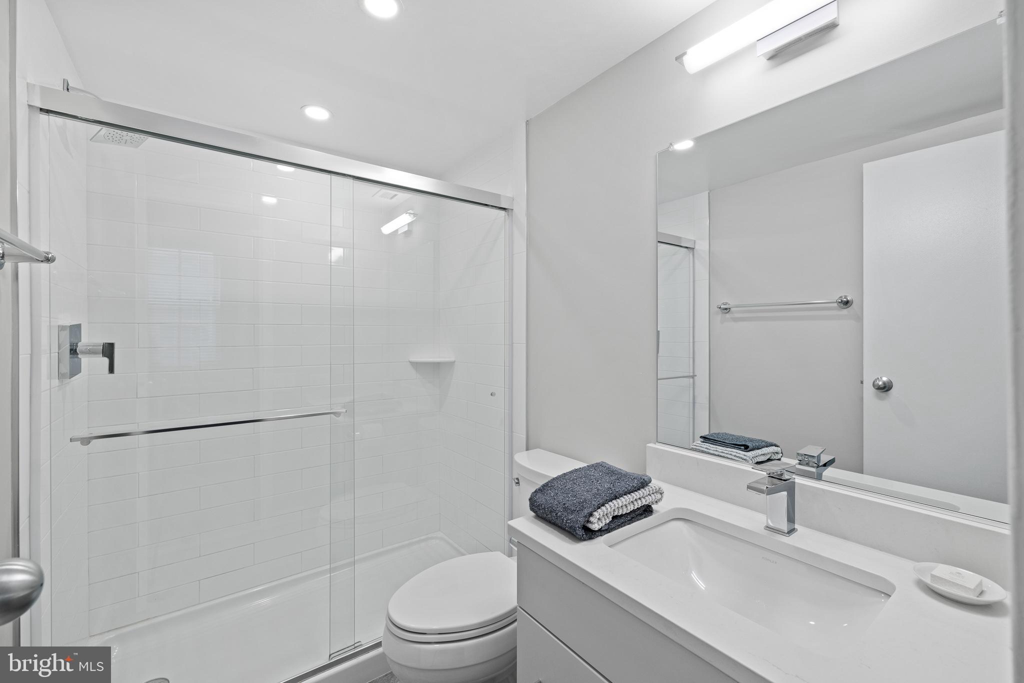 834 Chestnut Street, Unit PH109 Philadelphia, PA 19107 - Photo 11 of 32