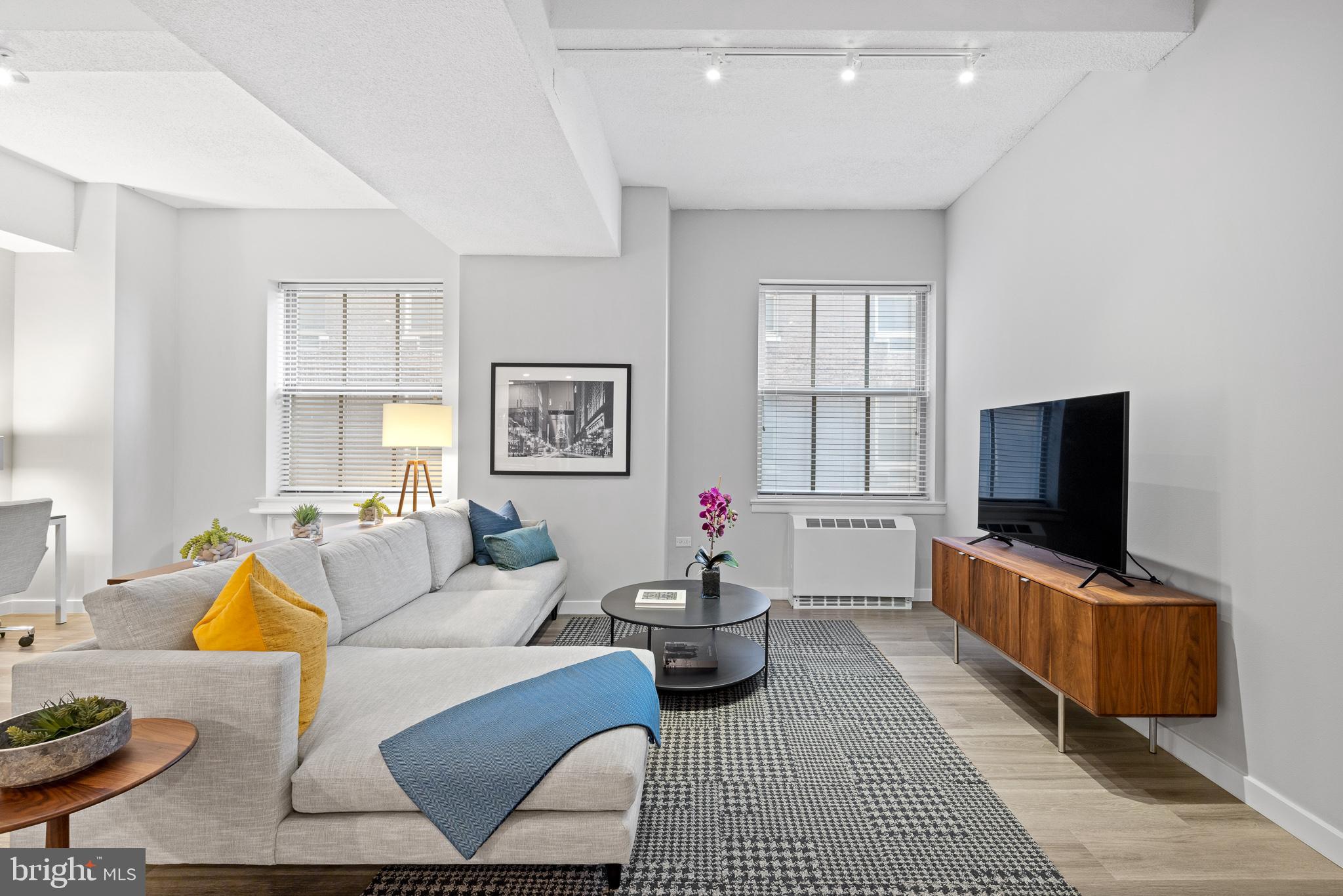 834 Chestnut Street, Unit PH109 Philadelphia, PA 19107 - Photo 5 of 32