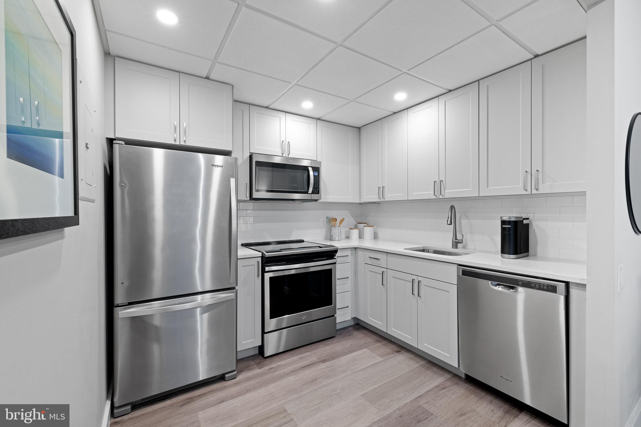 834 Chestnut Street, Unit PH109 Philadelphia, PA 19107 - Photo 7 of 32