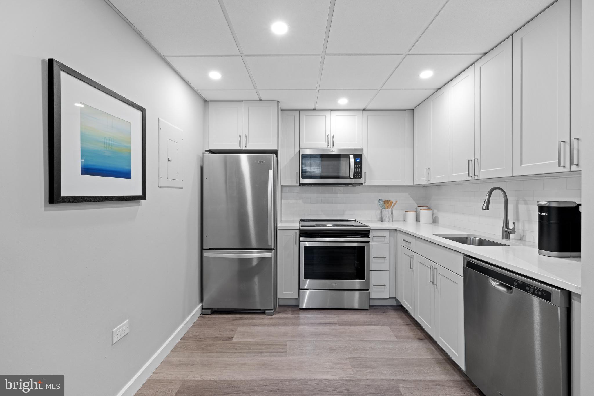 834 Chestnut Street, Unit PH109 Philadelphia, PA 19107 - Photo 8 of 32