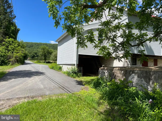 $459,900 | 317 Machamer Road, Douglassville, PA 19518