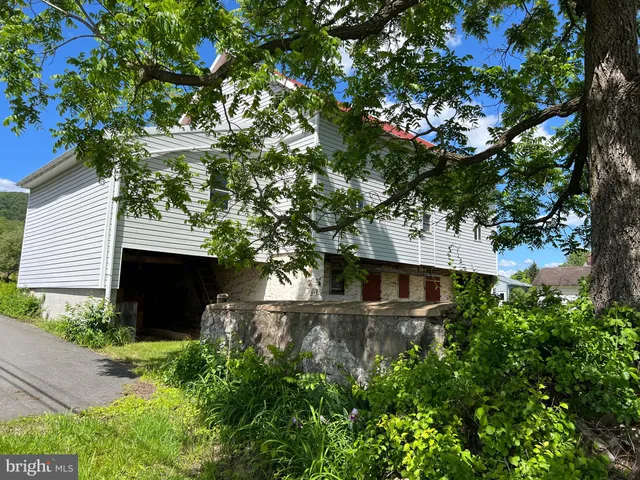 $459,900 | 317 Machamer Road, Douglassville, PA 19518