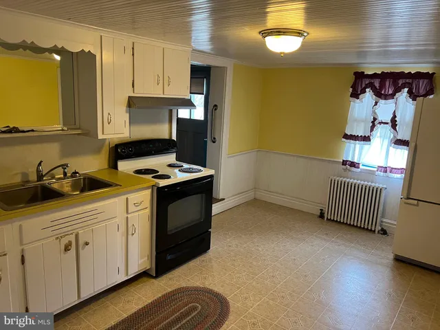 $459,900 | 317 Machamer Road, Douglassville, PA 19518