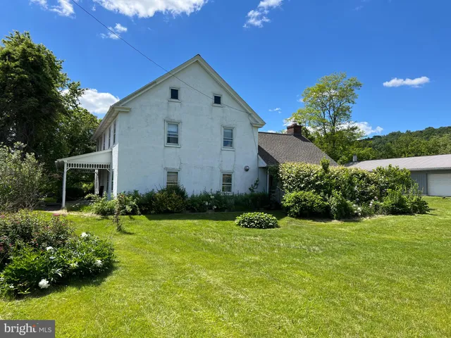 $459,900 | 317 Machamer Road, Douglassville, PA 19518