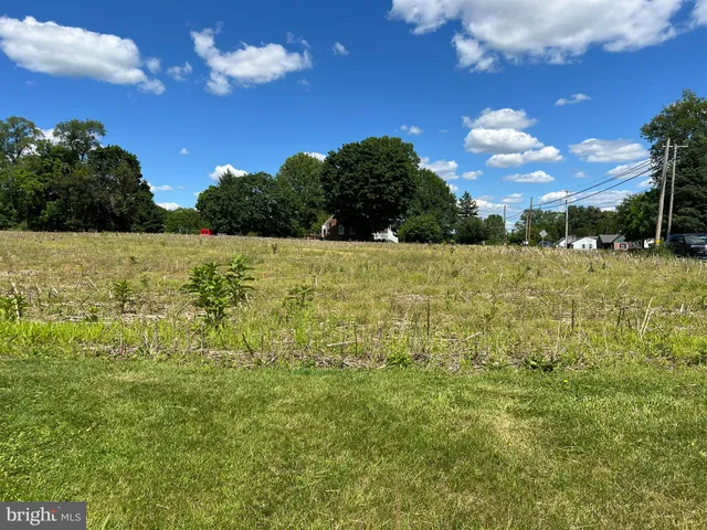 $459,900 | 317 Machamer Road, Douglassville, PA 19518