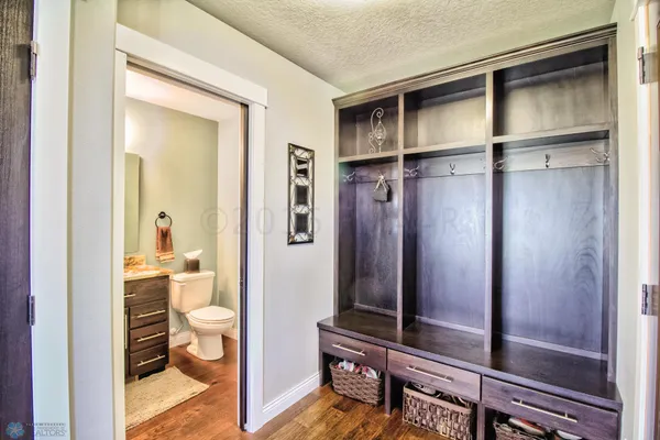 $729,900 | 7229 15th Street South, Fargo, ND 58104
