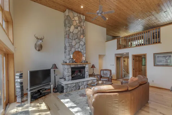 $1,499,000 | 49760 202nd Place, McGregor, MN 55760
