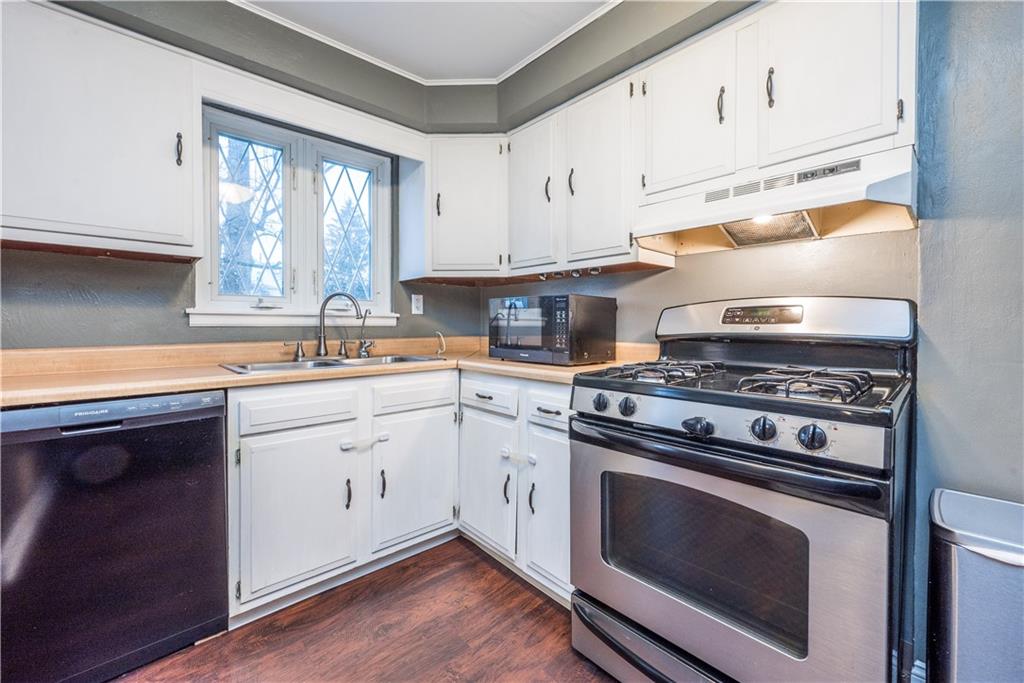 227 East Garden Road Pittsburgh, PA 15227 - Photo 6 of 27 Kitchen is fully equipped for the family chef to prepare delicious meals.