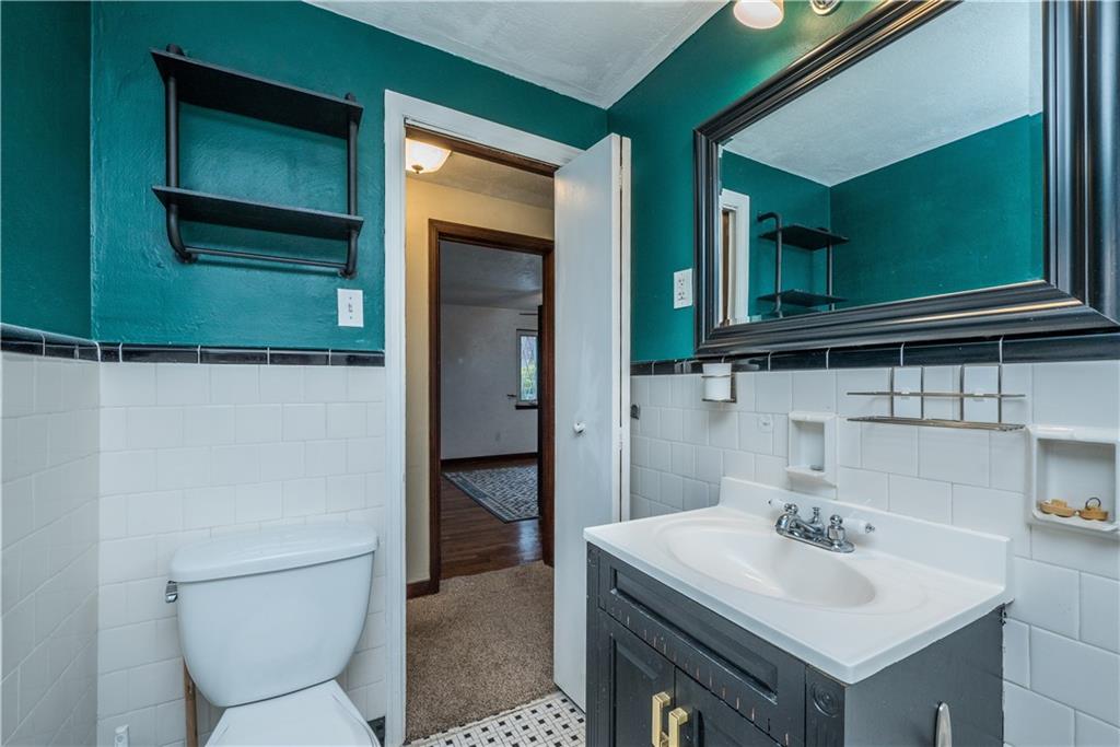 227 East Garden Road Pittsburgh, PA 15227 - Photo 10 of 27 Full Bathroom is located on the upper level.