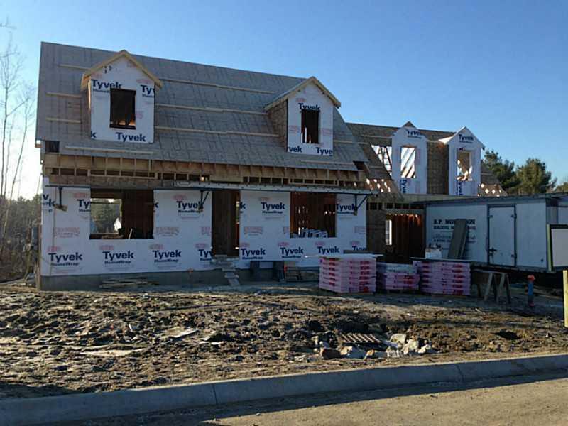 88 Wyman Way Cumberland, ME 04021 - Photo 2 of 6 Exterior Front.