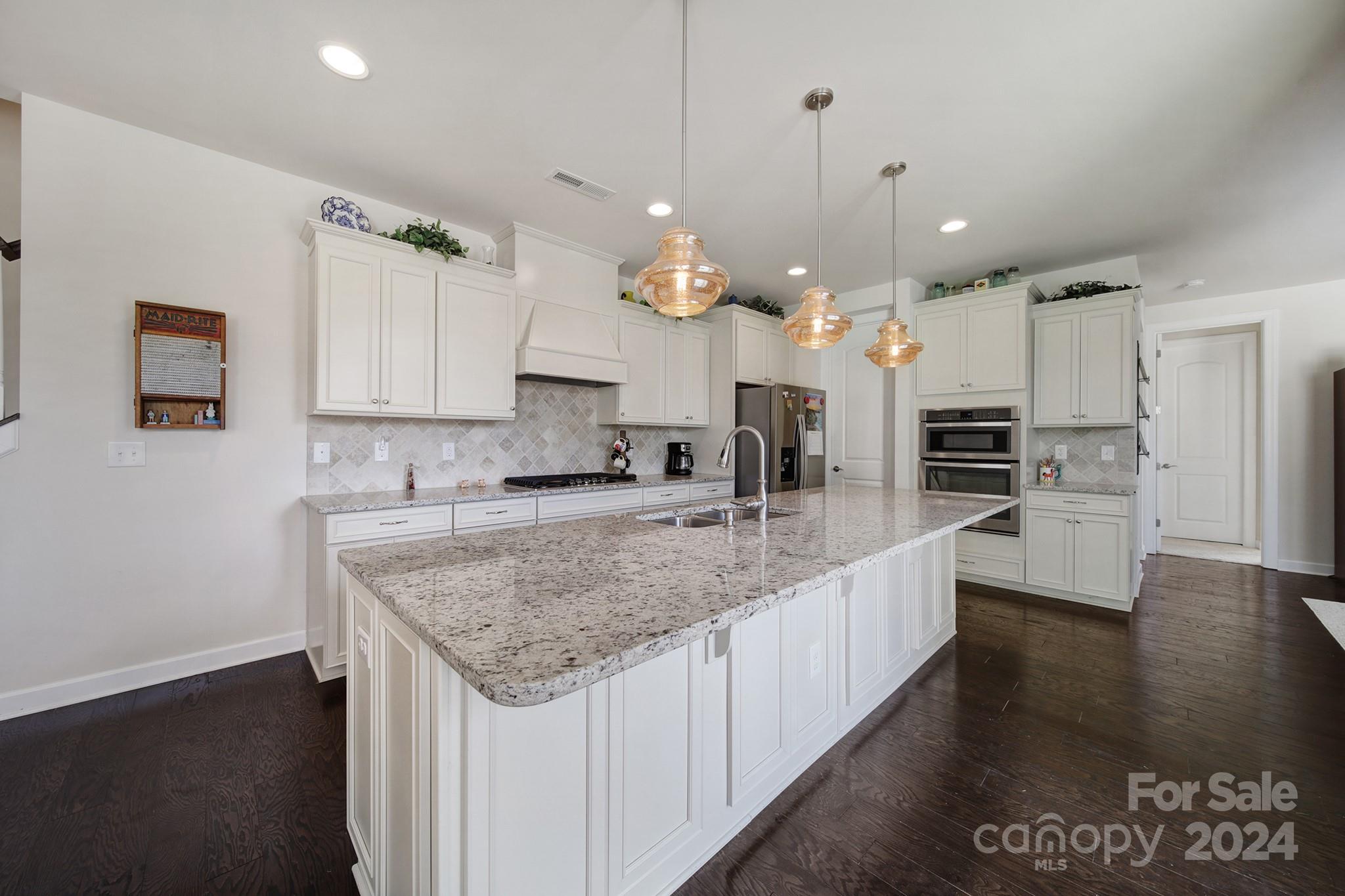 921 Landmark Run Lane Tega Cay, SC 29708 - Photo 8 of 37 Gallery Image 8