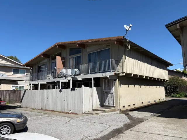 a view of a house with a garage