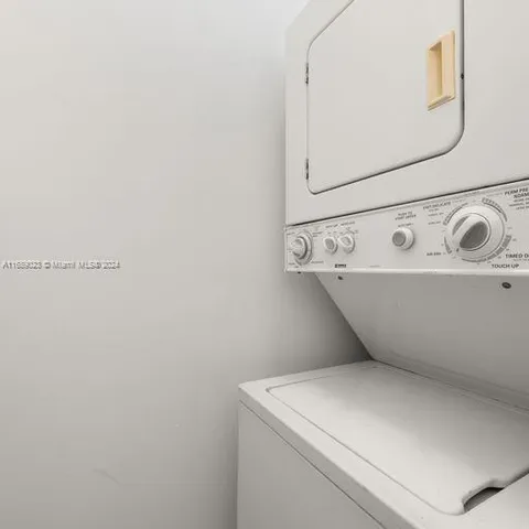 $2,000 | 1560 Meridian Avenue, Unit 109, Miami Beach, FL 33139