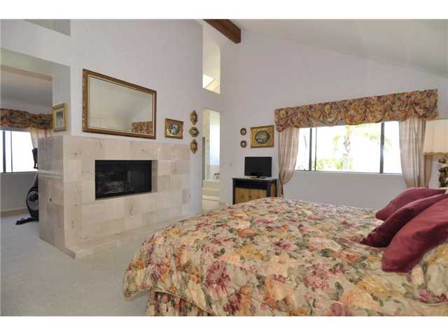 1177 Via Montecito Encinitas, CA 92024 - Photo 11 of 25 Gallery Image 11