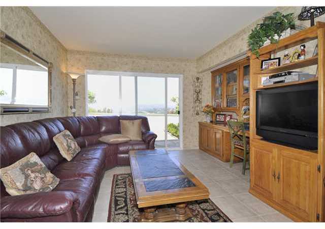 1177 Via Montecito Encinitas, CA 92024 - Photo 17 of 25 Gallery Image 17