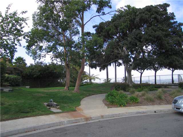 1177 Via Montecito Encinitas, CA 92024 - Photo 22 of 25 Gallery Image 22