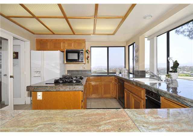 1177 Via Montecito Encinitas, CA 92024 - Photo 8 of 25 Gallery Image 8