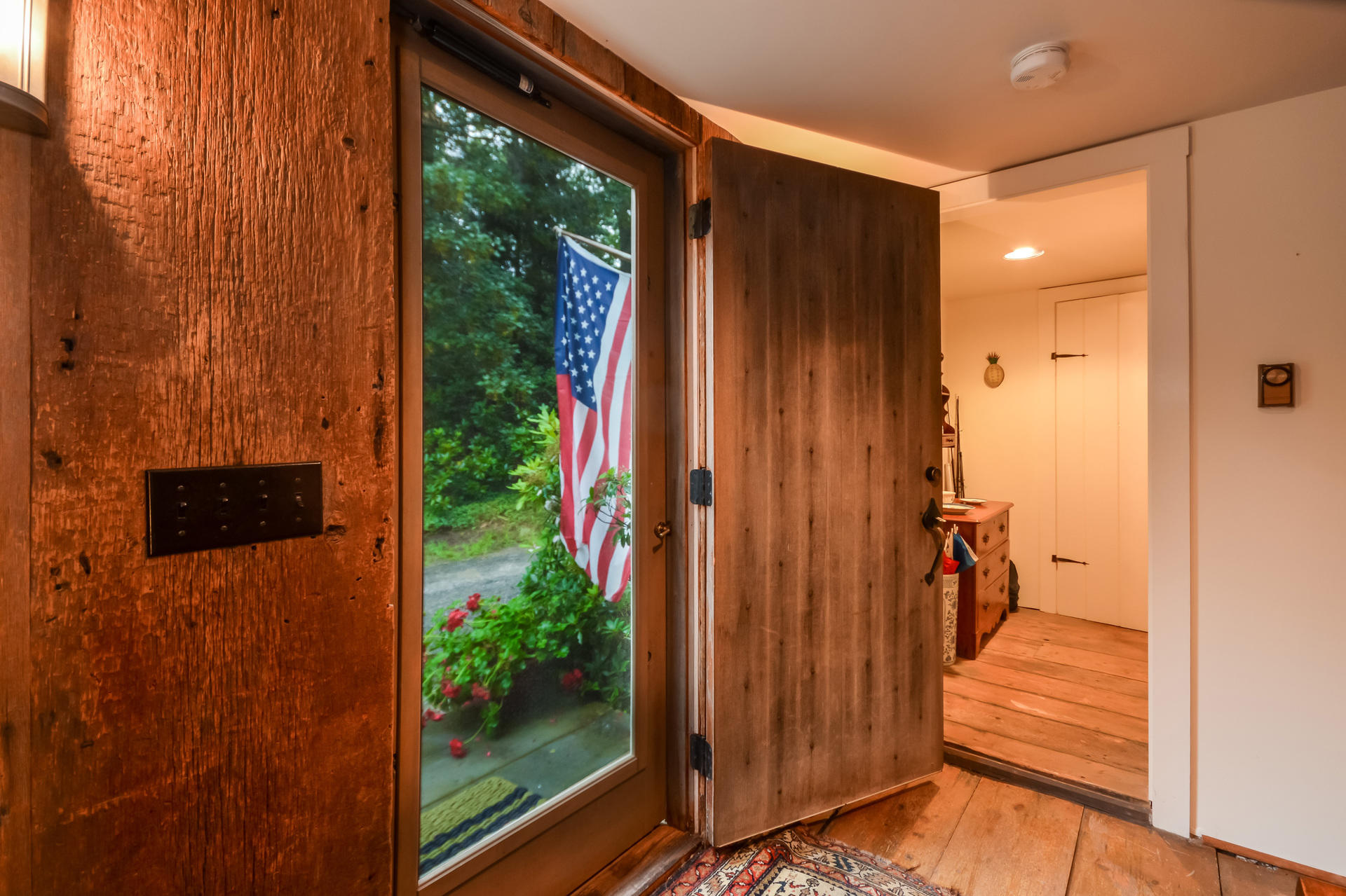 142 Old County Road East Sandwich, MA 02537 - Photo 3 of 28 Foyer