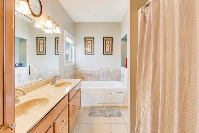 $550,000 | 10055 Wisteria Lane, St. John, IN 46373