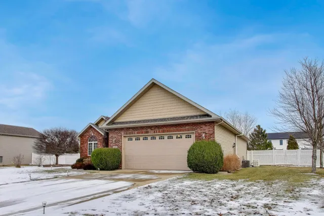 $550,000 | 10055 Wisteria Lane, St. John, IN 46373