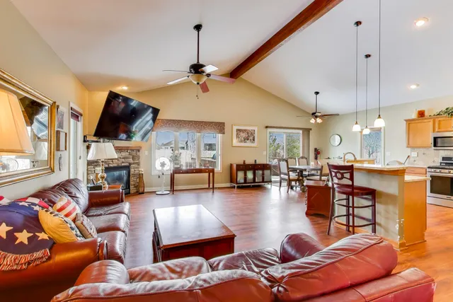 $550,000 | 10055 Wisteria Lane, St. John, IN 46373