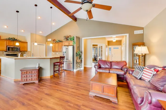 $550,000 | 10055 Wisteria Lane, St. John, IN 46373