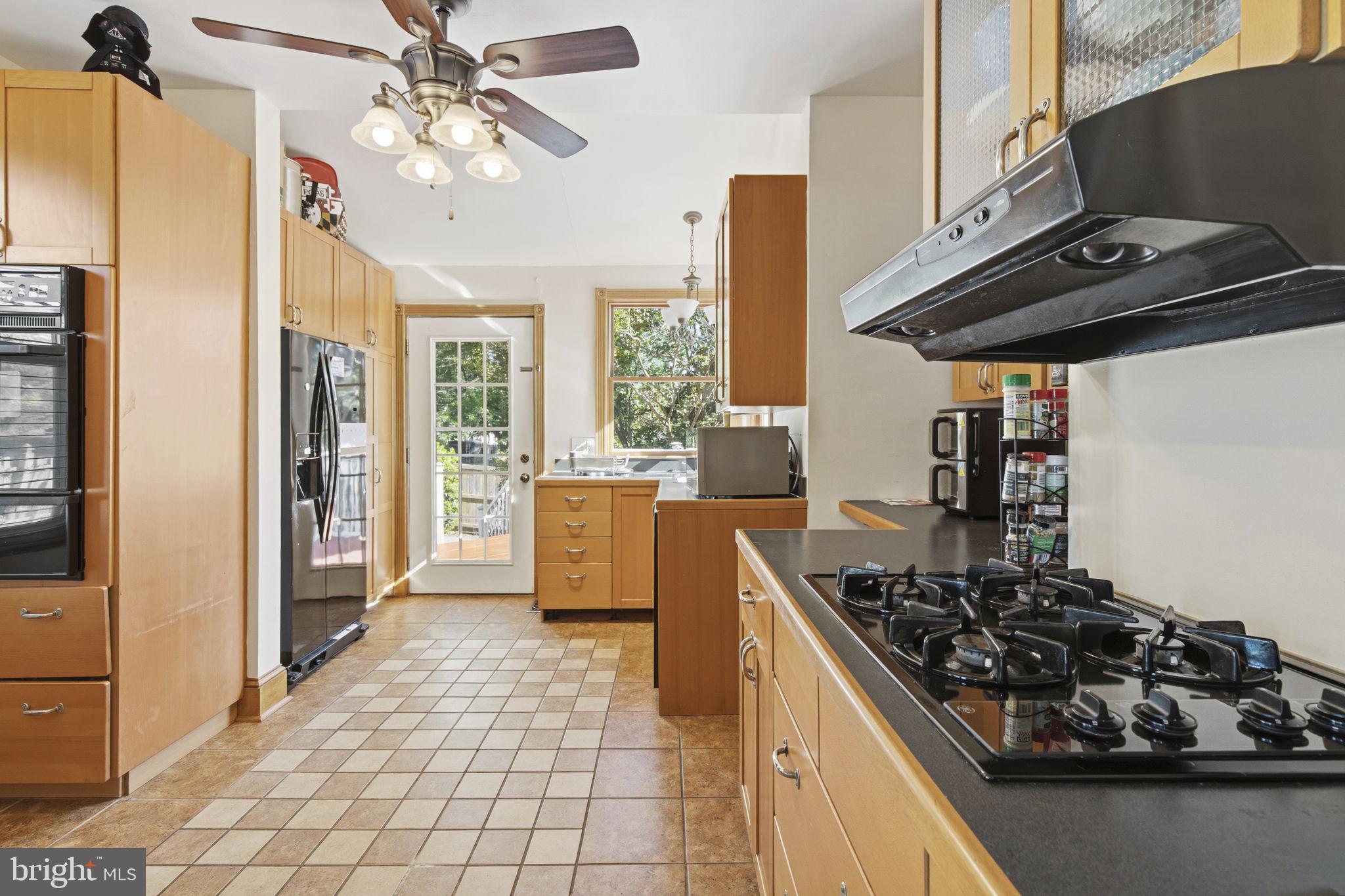 4413 Maple Avenue Baltimore, MD 21227 - Photo 4 of 30 Lovely Kitchen
