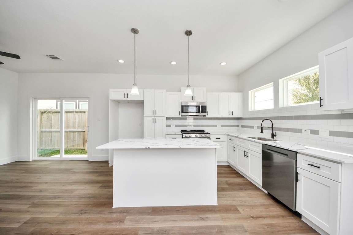 6616 Apollo Street Houston, TX 77091 - Photo 2 of 15