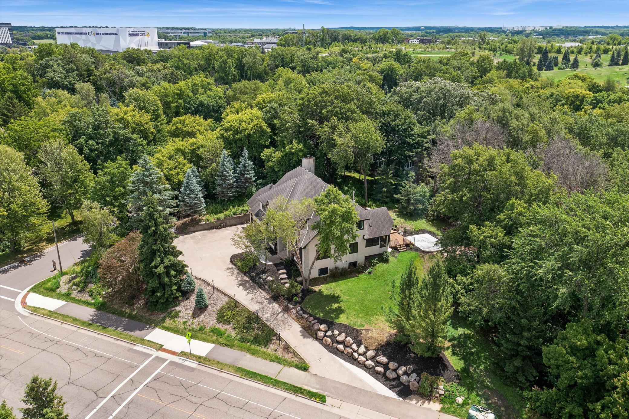 740 Mendota Heights Road Mendota Heights, MN 55120 - Photo 2 of 40