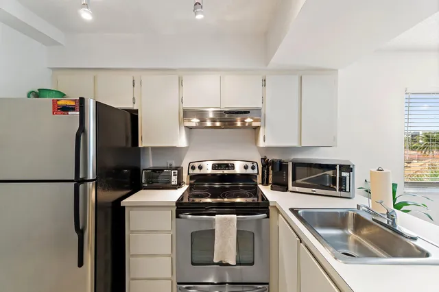 $395,000 | 1605 Highway 1, Unit C401, Jupiter, FL 33477