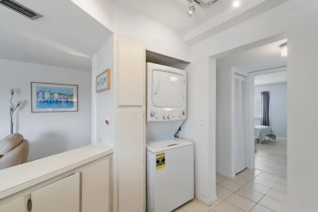 $395,000 | 1605 Highway 1, Unit C401, Jupiter, FL 33477