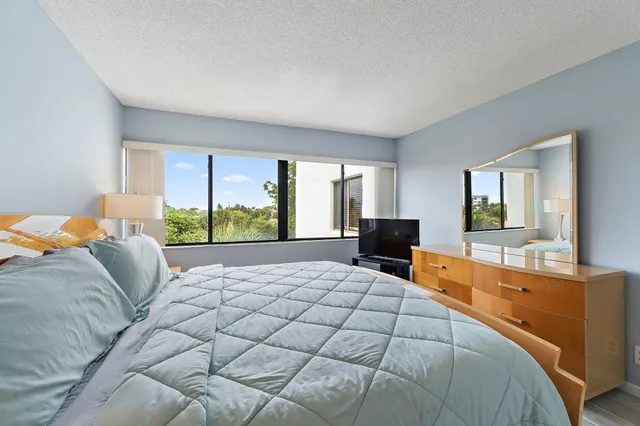 $395,000 | 1605 Highway 1, Unit C401, Jupiter, FL 33477