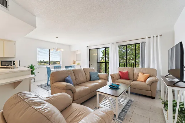 $395,000 | 1605 Highway 1, Unit C401, Jupiter, FL 33477