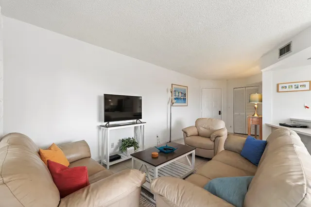 $395,000 | 1605 Highway 1, Unit C401, Jupiter, FL 33477