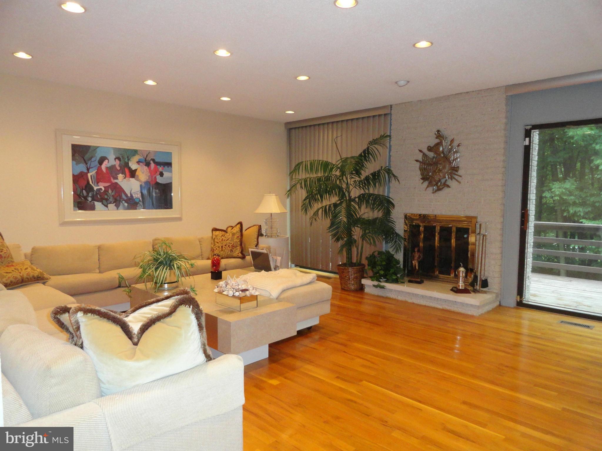3416 Englemeade Road Pikesville, MD 21208 - Photo 12 of 30 Family Room