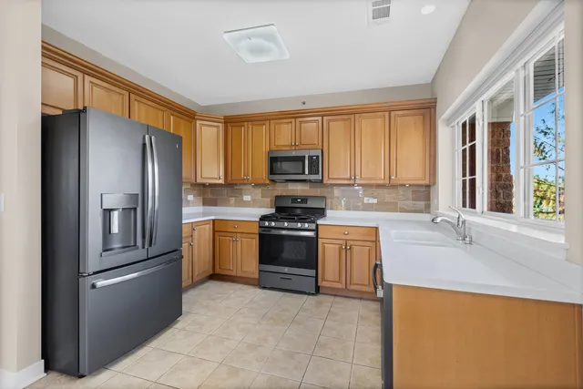 $399,000 | 2671 Stone Circle, Unit 208, Geneva, IL 60134