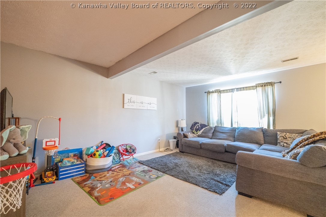 204 Jamestown Road Nitro, WV 25143 - Photo 3 of 17 Gallery Image 3