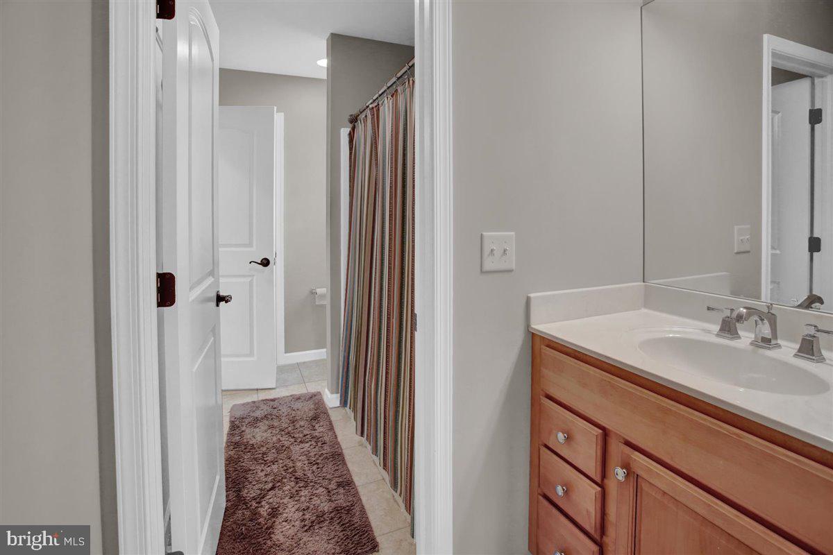 5 Millfording Road Mechanicsburg, PA 17050 - Photo 31 of 62 Jack and Jill Bath