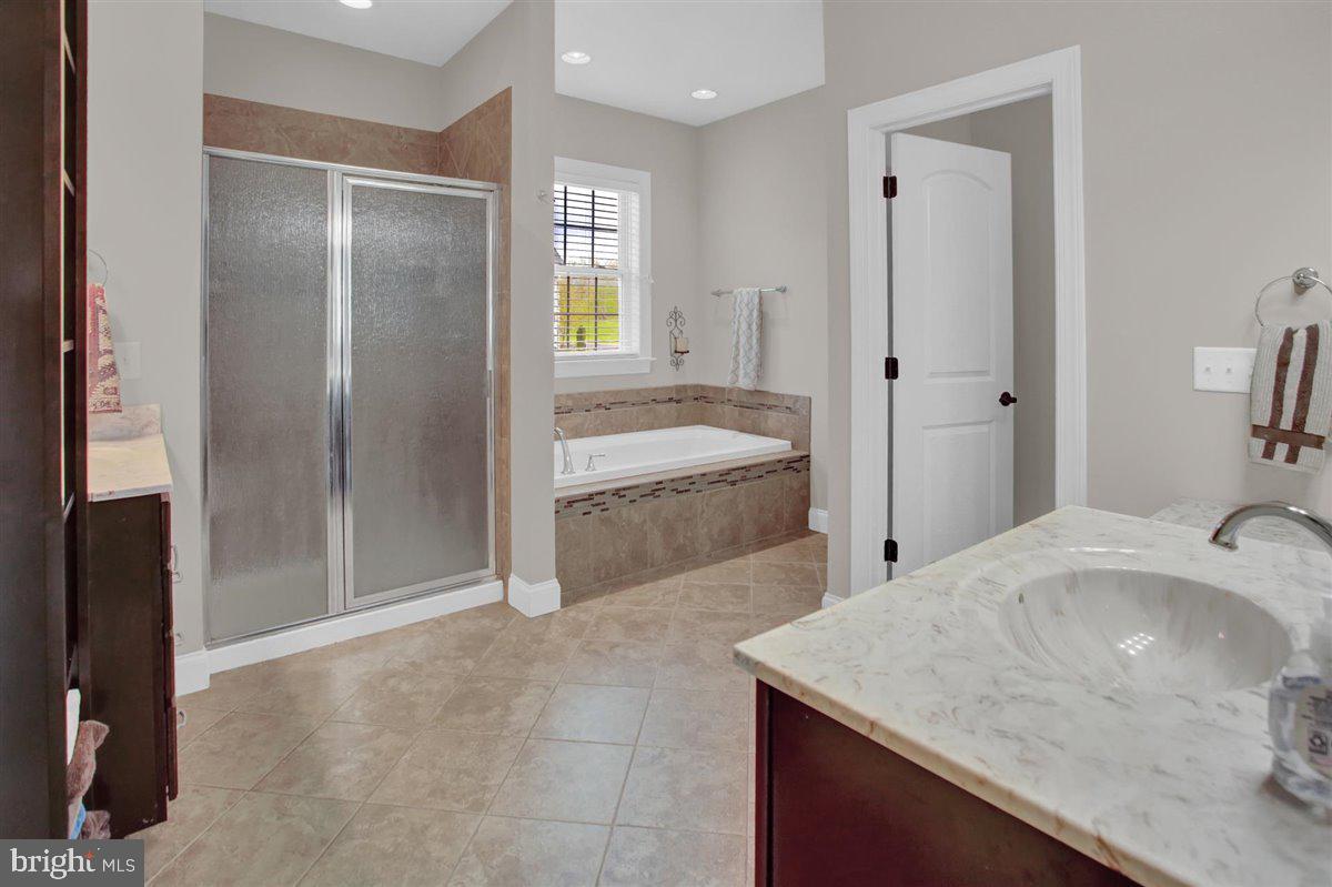 5 Millfording Road Mechanicsburg, PA 17050 - Photo 45 of 62 Master Bath