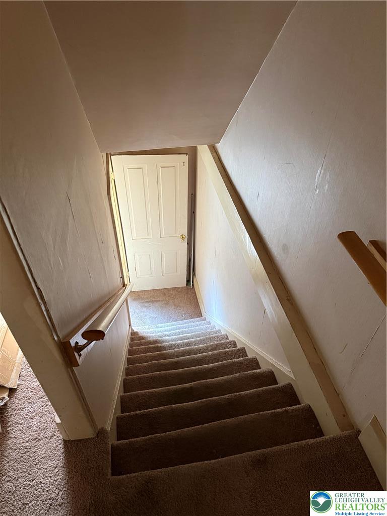 1227 Valley Road Tamaqua, PA 18252 - Photo 35 of 47 a view of entryway