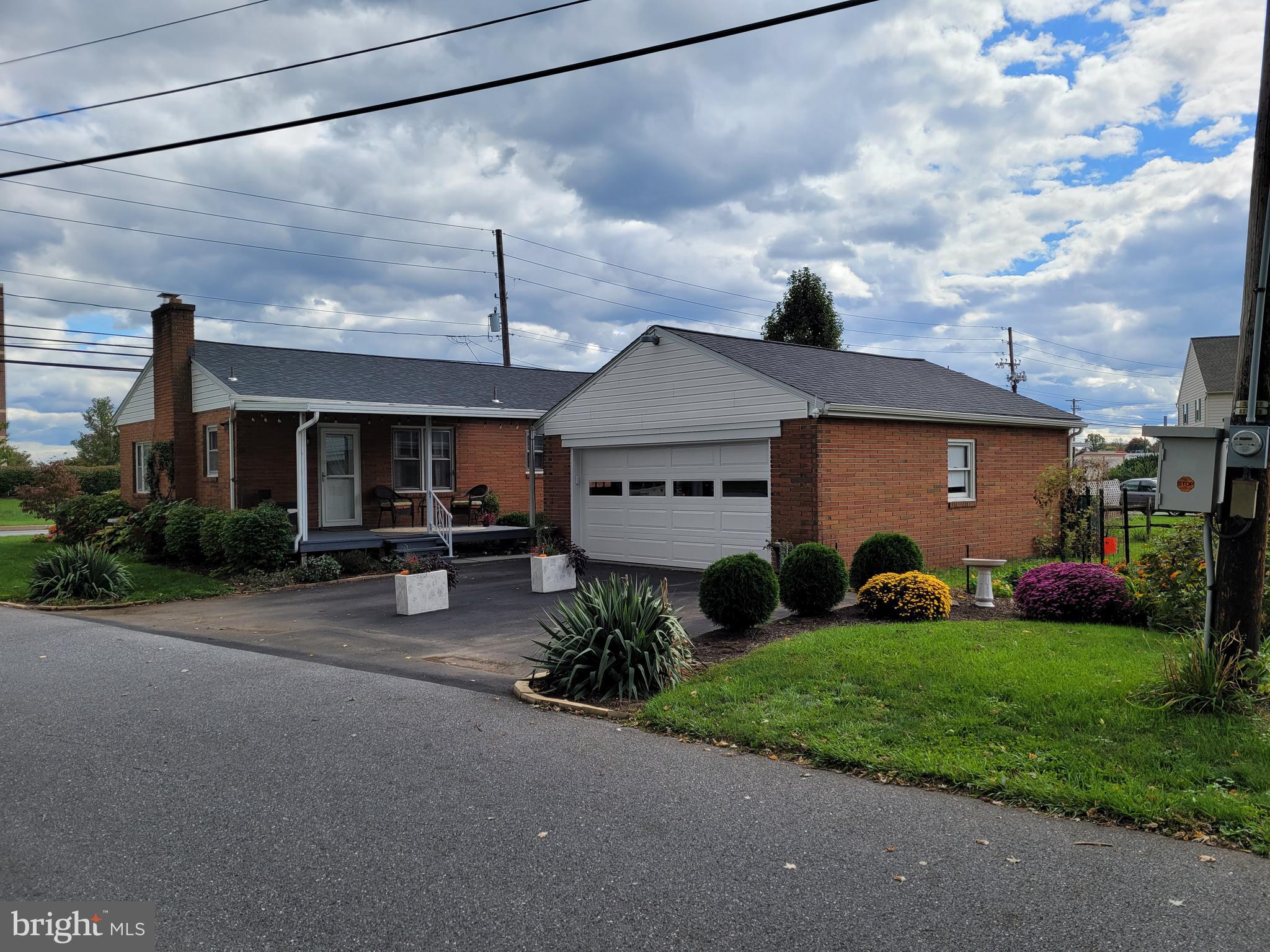 1098 Rohrerstown Road Lancaster, PA 17601 - Photo 2 of 30 Gallery Image 2