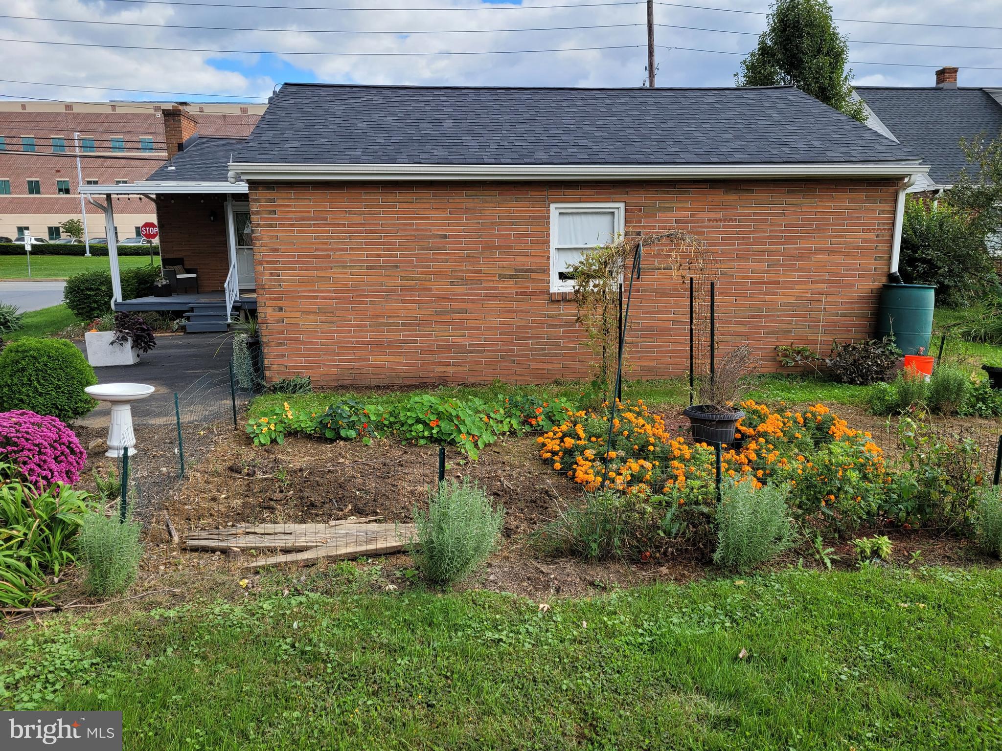1098 Rohrerstown Road Lancaster, PA 17601 - Photo 4 of 30 Gallery Image 4