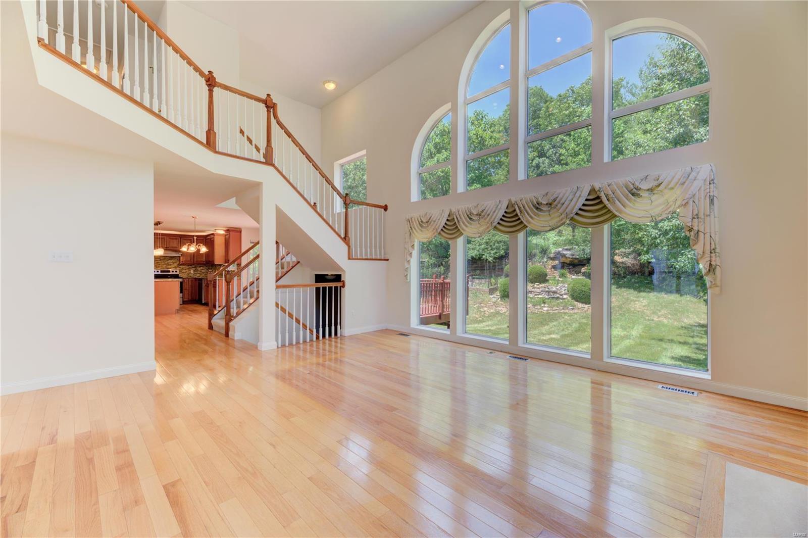 950 Kiefer Trails Drive Ballwin, MO 63021 - Photo 3 of 22