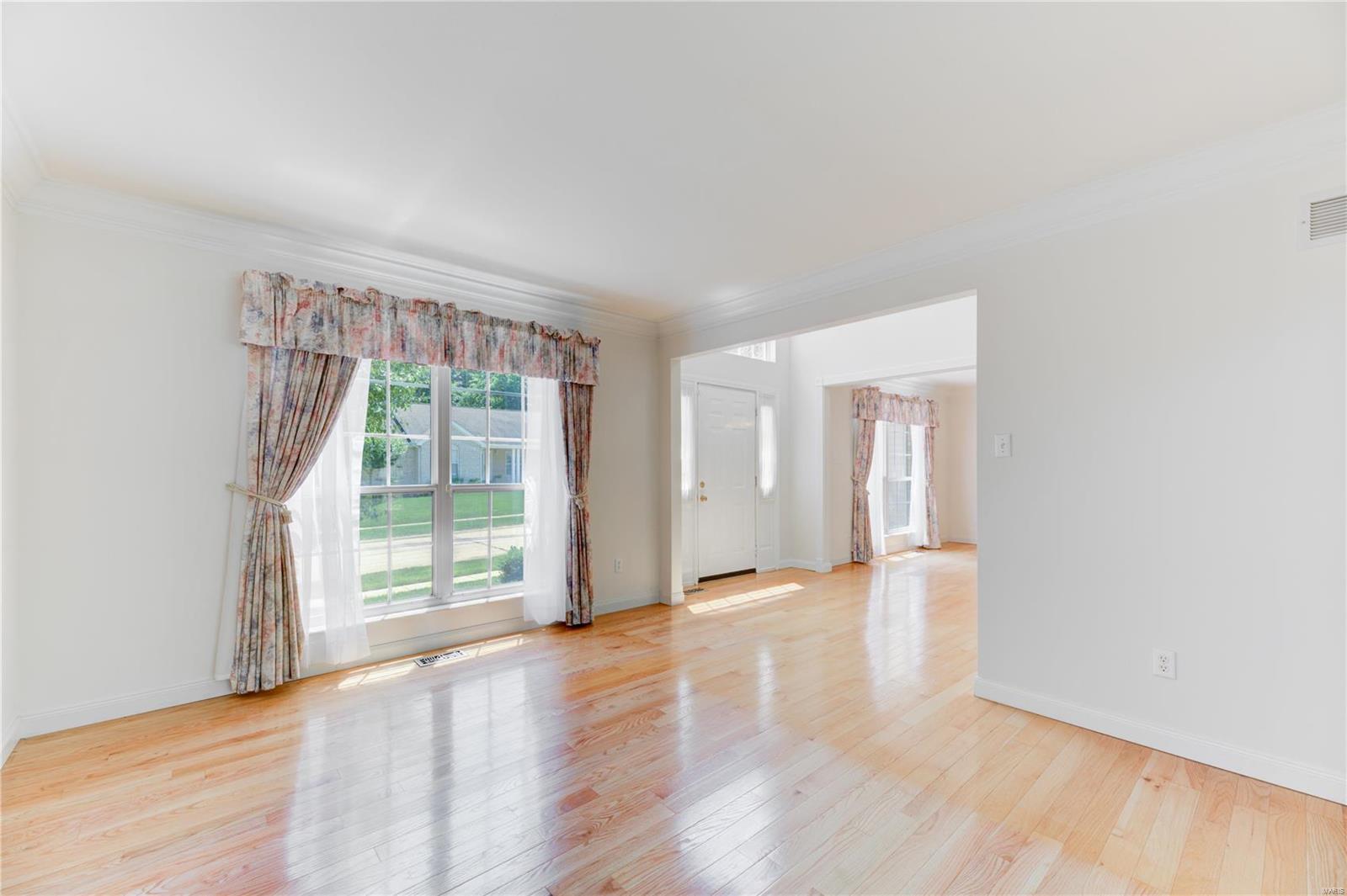 950 Kiefer Trails Drive Ballwin, MO 63021 - Photo 8 of 22