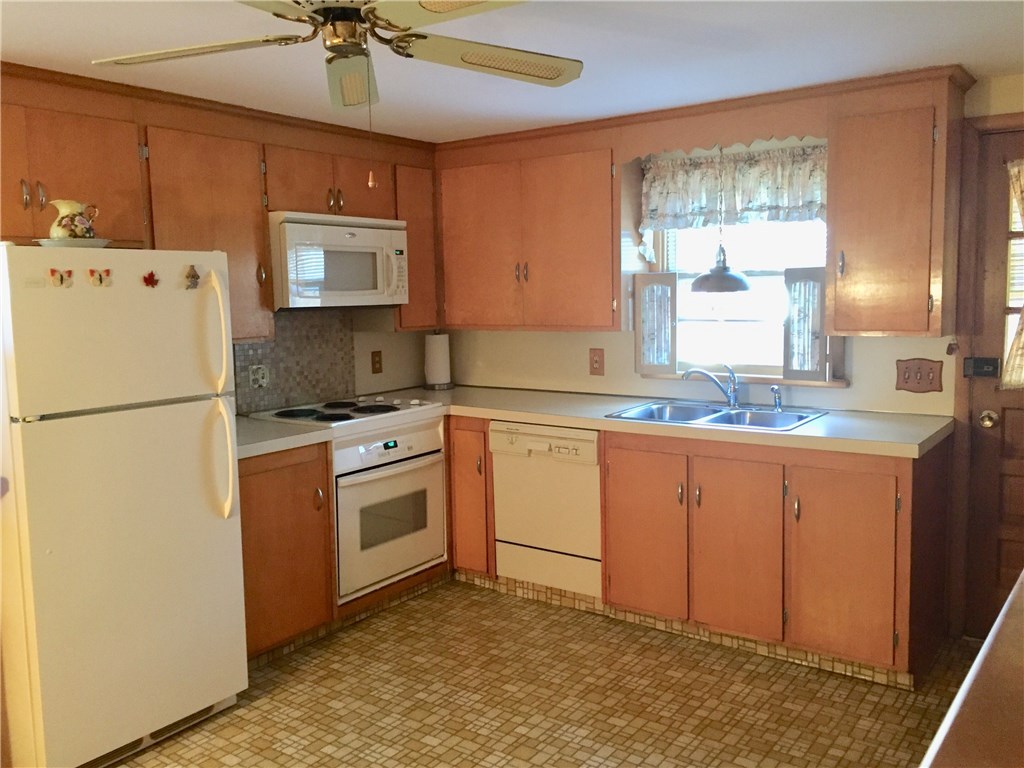 47 Raphael Avenue Providence, RI 02904 - Photo 10 of 35 Gallery Image 10