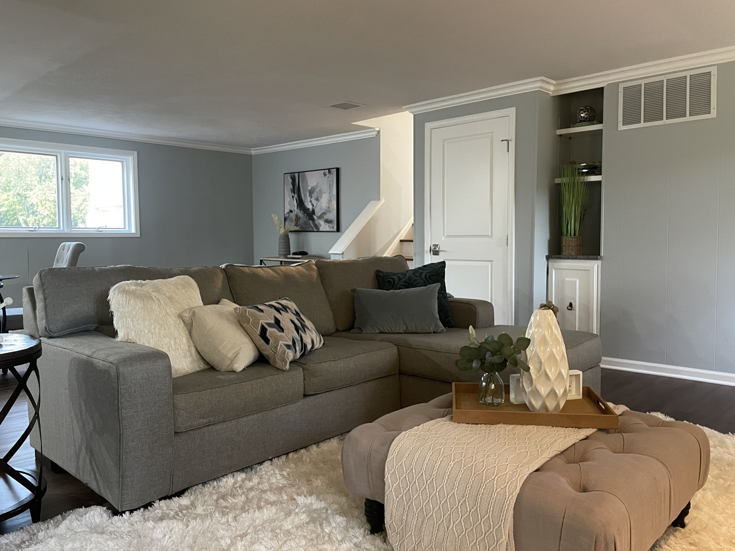 5N430 Oak Road St. Charles, IL 60175 - Photo 19 of 36 a living room with furniture and a window
